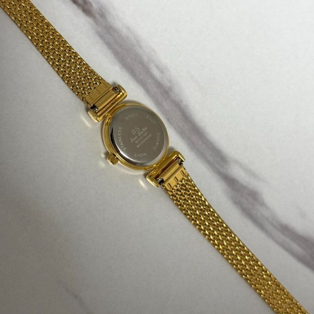 Sku:0380 gold mini watch‎ vintage vibe + in a gift box They fit any hand size - Picture 5 of 8